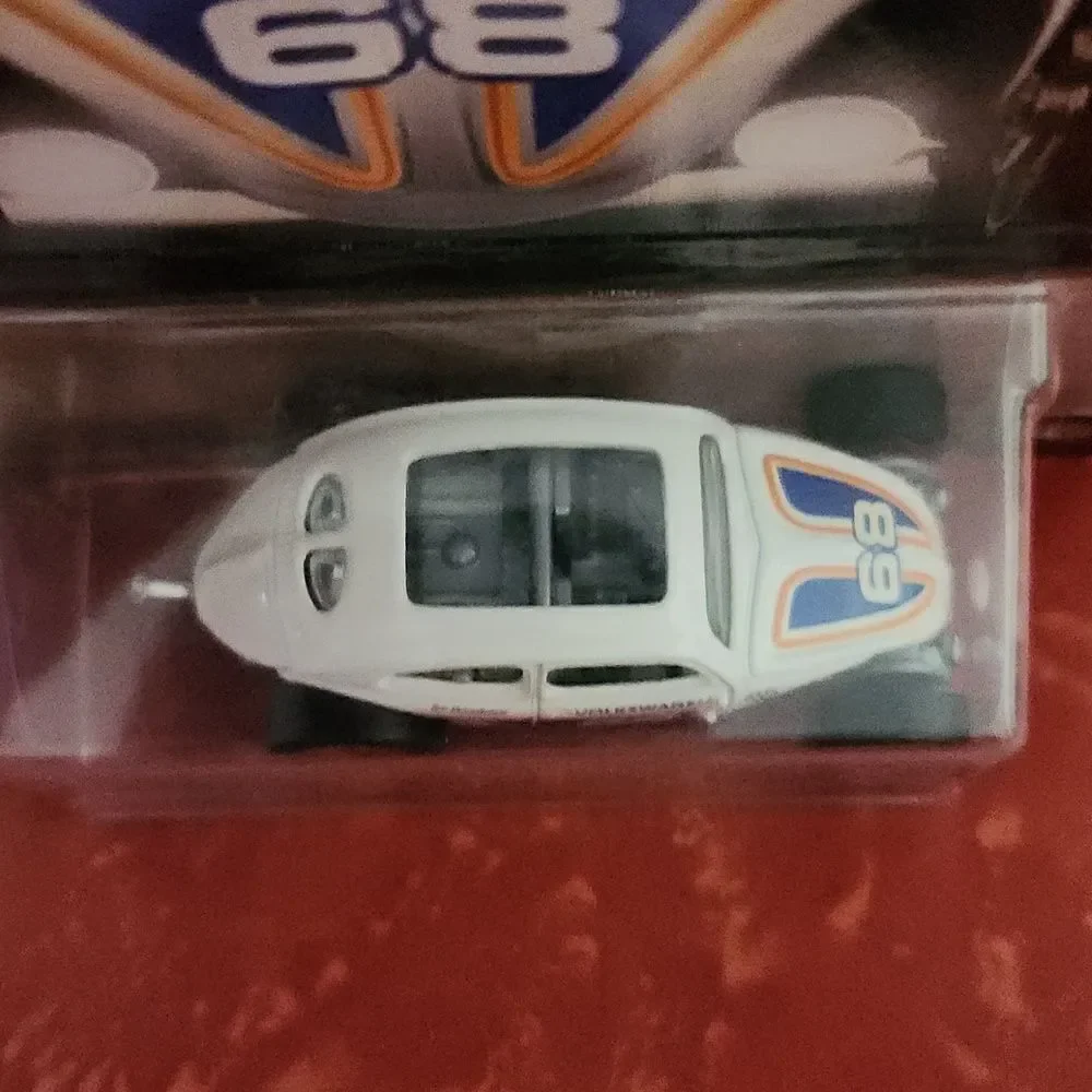 Custom Volkswagon Beetle Air Cooled 2016 Hot Wheels Car NIP